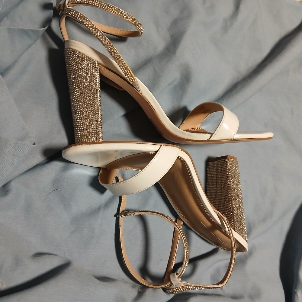 Asos brand NWT  ladies dress heels with silver embellishments.  Size 9 - Picture 3 of 9